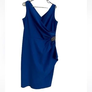 Alex Evenings Surplice V-neck Sleeveless Ruched Brooch Sheath Dress. Royal/sz 14